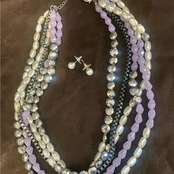 Elegant Multi-Color Beaded Necklace Set - Picture 6 of 9